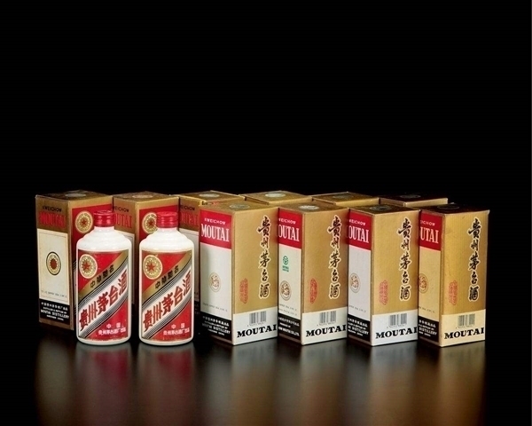 焦点娱乐官方:曝三只羊所售茅台72瓶不符合正品特征:真酒被替换作假