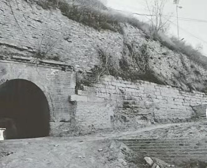 焦点娱乐主管：影子调查丨山西中阳残存明代城墙遭“拆旧建新”，墙砖被按废物丢弃