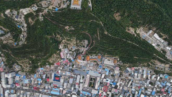 焦点娱乐主管：影子调查丨山西中阳残存明代城墙遭“拆旧建新”，墙砖被按废物丢弃
